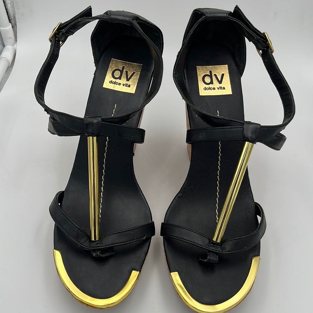 Dolce vita wedge leather with gold detail